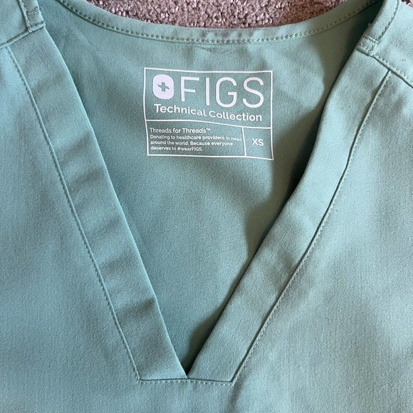 Figs Scrubs Top 2 Pocket Green Shirt Surgical - Picture 4 of 6